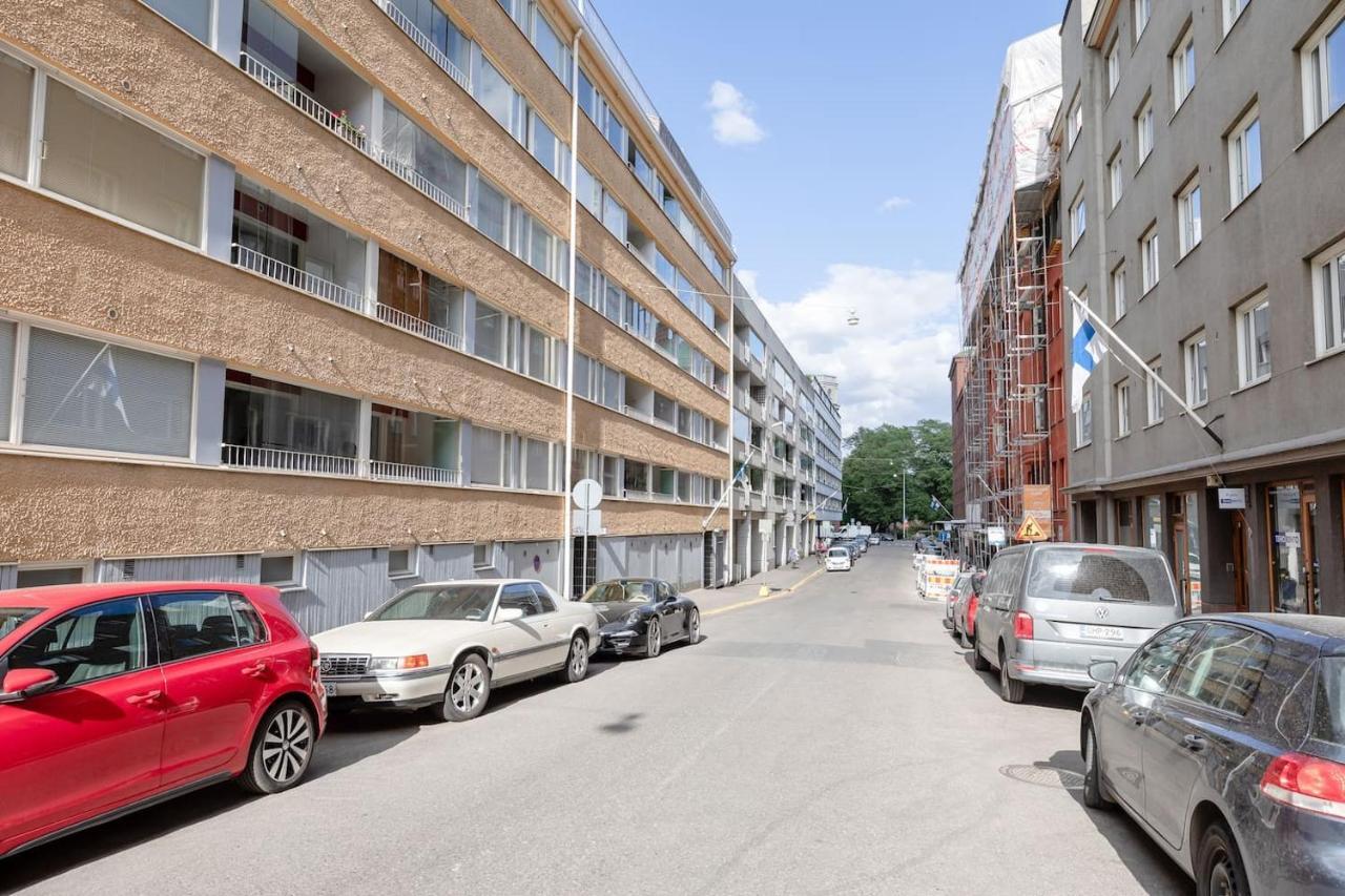 Lovely Apartment, Vuorimiehenkatu 31 Appartamento *